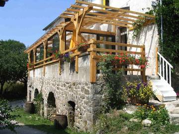 Chambre d’hôte pour 6 personnes, avec jardin à Mérinchal