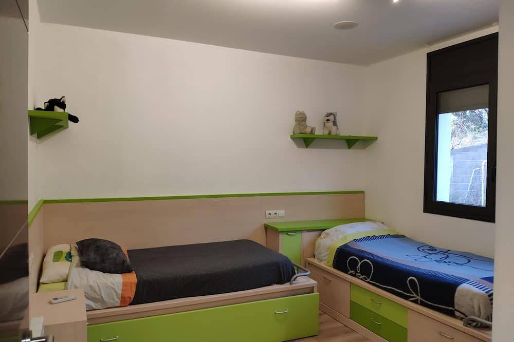 Villa in ruhiger Lage, mit Pool, um Ihren besten Urlaub zu genießen in Calella, Costa del Maresme