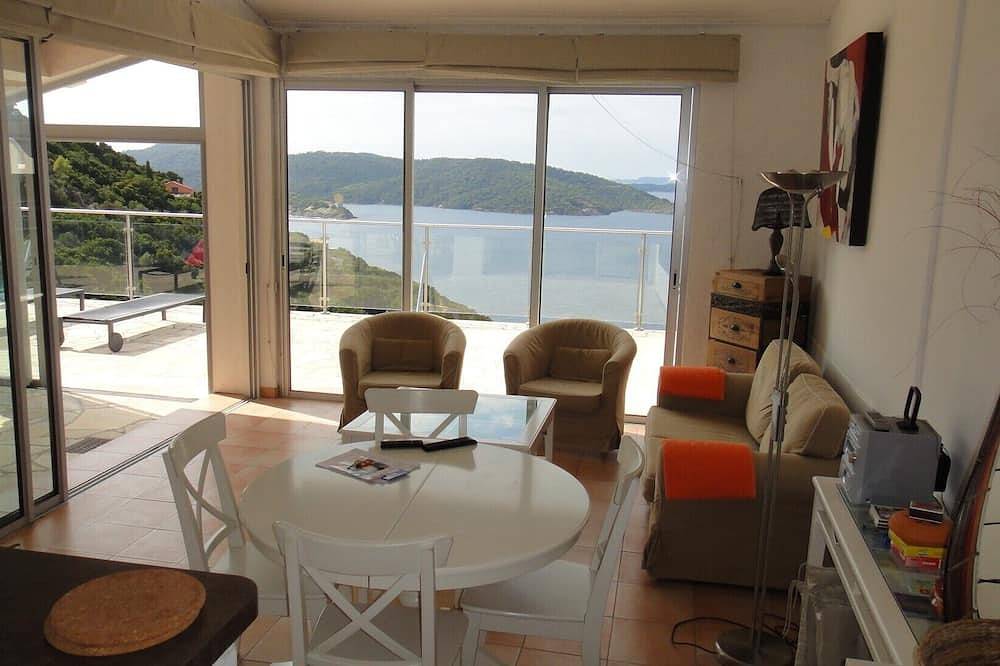 Villa Mit Swimmingpool, Sehr Schöne Meerblick, Levant Island in Hyeres, Parc national Port-Cros