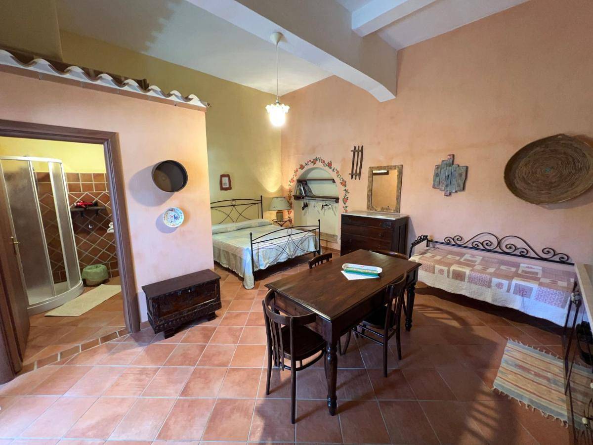 Triple Room with Private Bathroom in Loceri, Barbagia