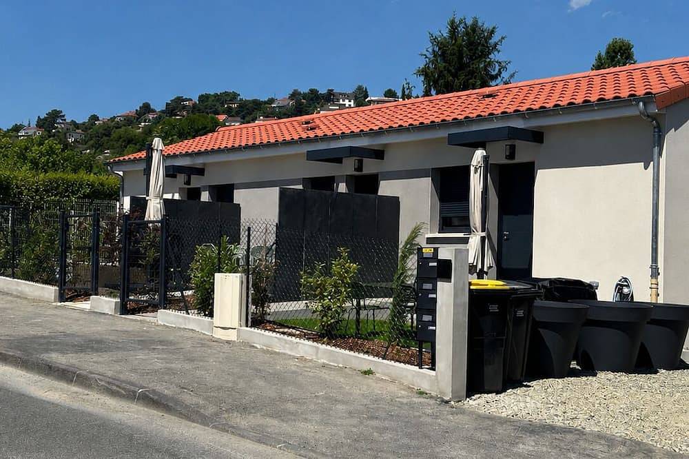 Appartement entier, Résidence Les 3 Volcans •Haut de gamme Jardin & Parking. Clermont Ferrand in Durtol, Parc naturel régional des Volcans d'Auvergne