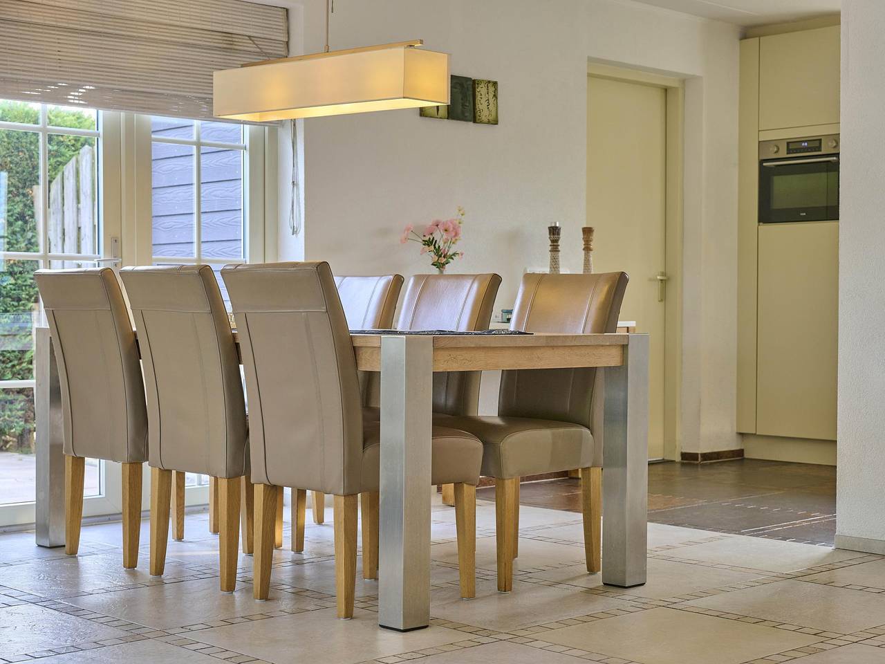 Cosy holiday home with large garden
 in Oude-Tonge, Goeree-Overflakkee