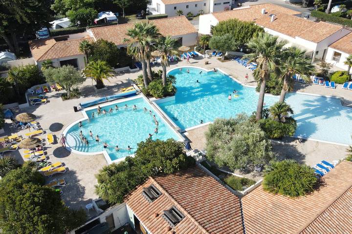 Bungalow für 6 Personen, mit Terrasse und Whirlpool sowie Pool, kinderfreundlich auf der Ile de Re - 2