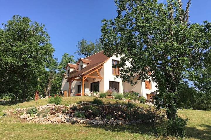 Location de vacances pour 9 personnes, avec piscine, animaux acceptés à Saint-Jean-de-Laur