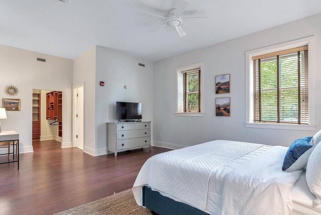 Ganze Wohnung, Biltmore Village Gem in Blue Ridge Parkway, Asheville