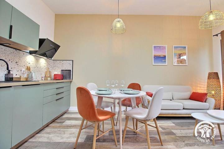 Gîte pour 2 personnes, avec jardin à Plouhinec (Morbihan)