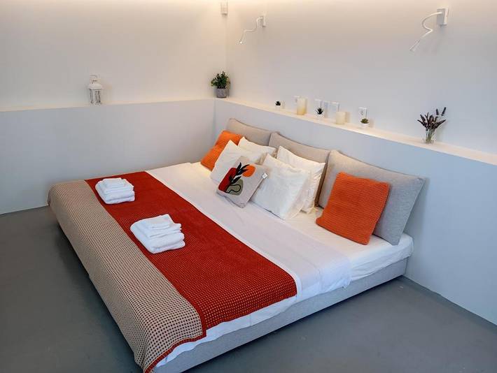 Location de vacances pour 2 personnes, avec Terrasse et Jardin ainsi que Piscine et Vue dans Anavissos - 3
