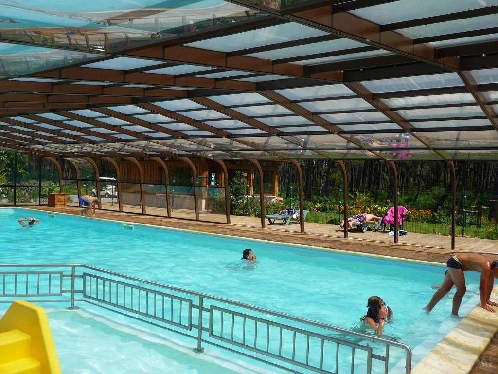 Zecamping 4 étoiles animé piscine couverte locatif Tv clim 32m2 6 pers in Saint-Michel-Escalus, Côte d’Argent