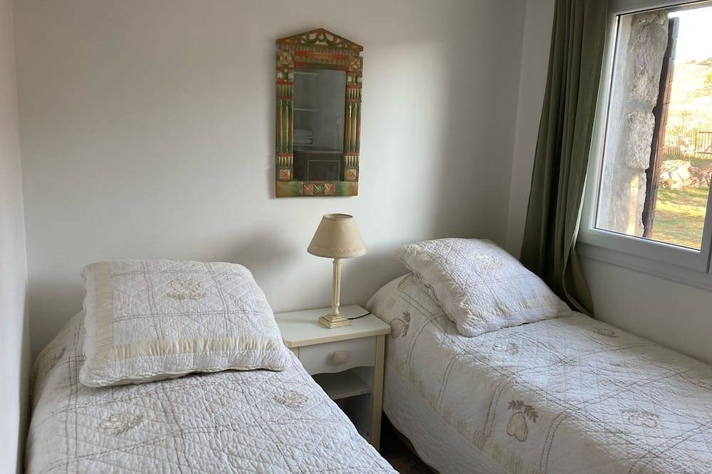 House in a listed natural site. Relaxation and connection to Nature guaranteed! in Courmes, Cannes region