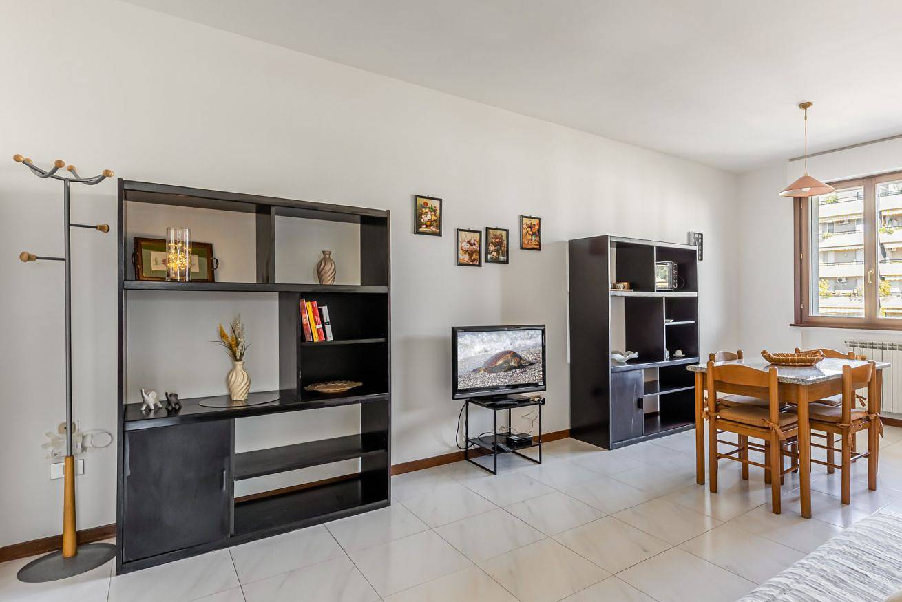 Appartement entier, Comfortable Apartment with Parking & Terrace in Pérouse, Province de Pérouse