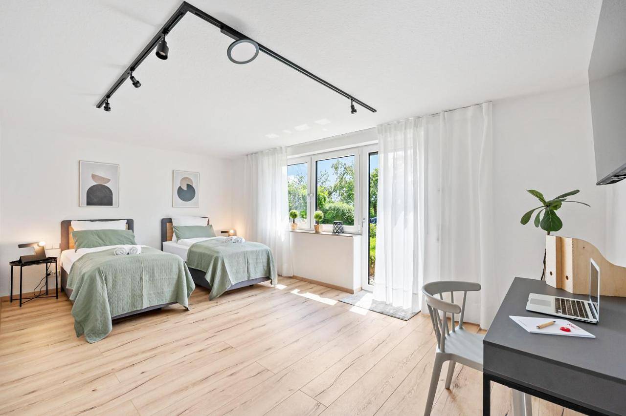 Ganze Wohnung, Moderne 2-Zimmer-Wohnung mit Terrasse & Talblick in Bietigheim-Bissingen, Kraichgau