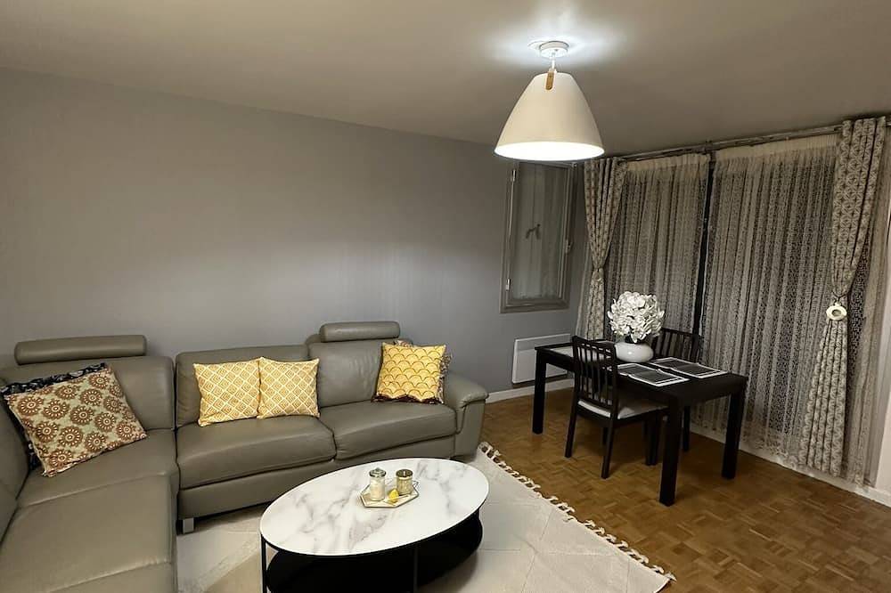 Entire apartment, Appartement en Résidence- Clichy in Clichy, Hauts-de-Seine