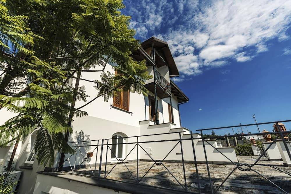Exclusive Villa in Ischia with private jacuzzi and Spa Wine and Spa in Panza, Forio