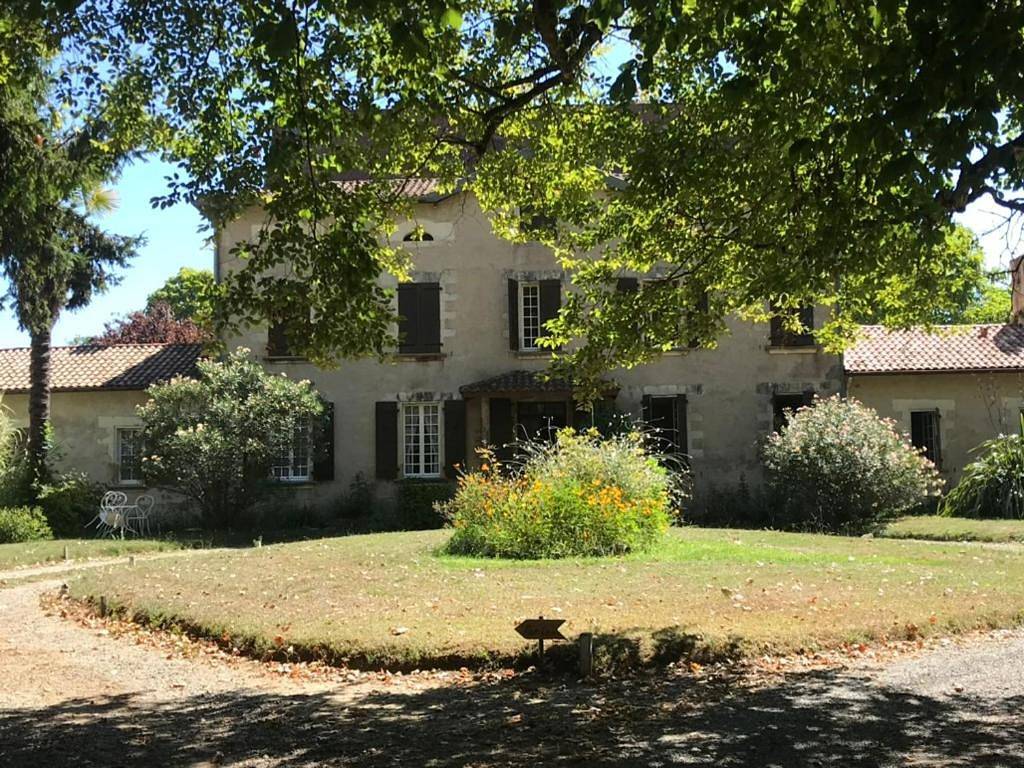 Appartement entier, Château du Rau Apt2 - piscine & parc ombragé in Gamarde-les-Bains, Région de Dax