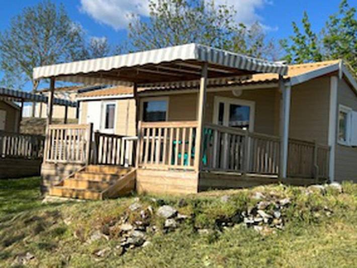 Location de vacances pour 6 personnes, avec piscine, animaux acceptés à Saint-Georges-de-Luzençon - 3