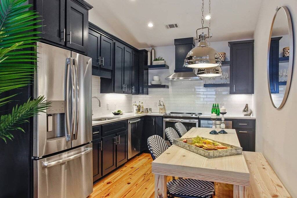 Luxe Carriage House | Heated Pool | Near River St in Savannah, Chatham County