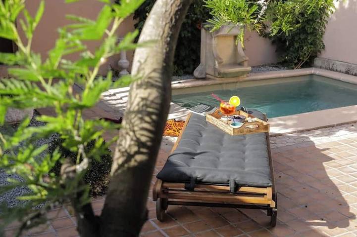 Alojamiento y desayuno para 2 personas, con jacuzzi además de jardín y piscina - 1