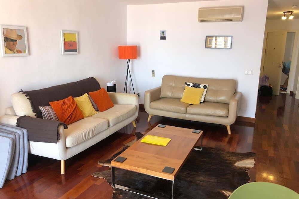 Entire apartment, Casa Pippa Penthouse Apartment with stunning sea views and roof pool in Mojácar Pueblo, Mojácar
