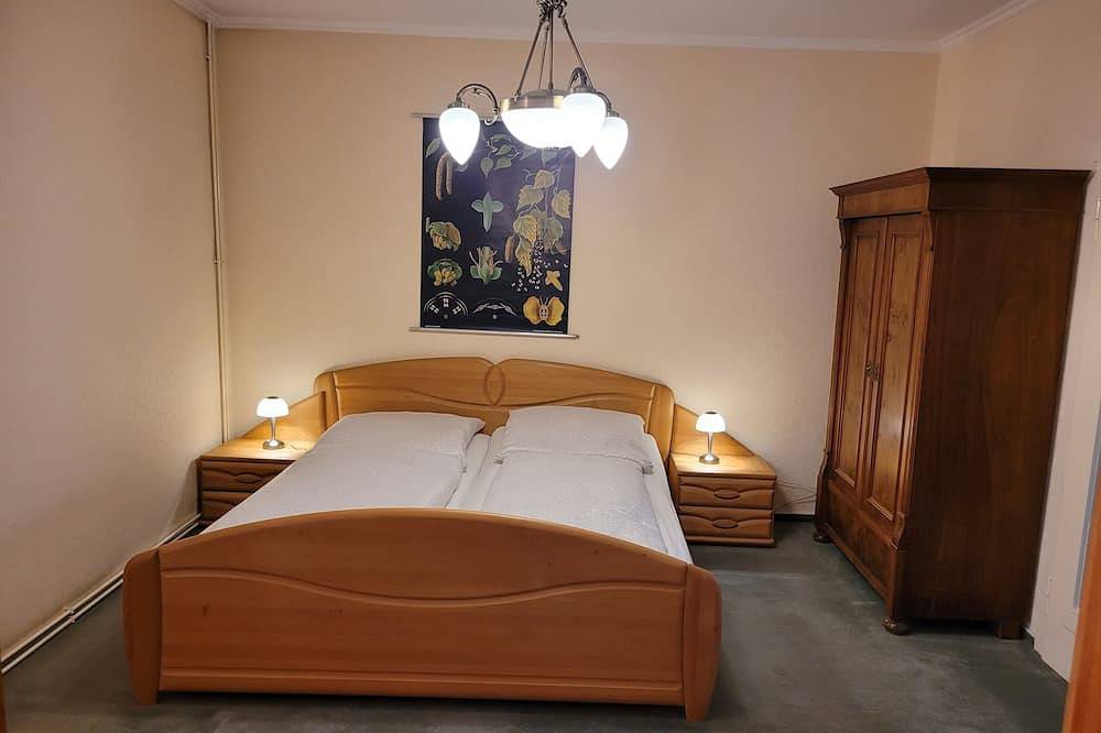 Ganze Wohnung, Gemütliche Ferienwohnung im Hohen Fläming mit großzügigem Garten Nähe Berlin in Wiesenburg/ Mark, Fläming