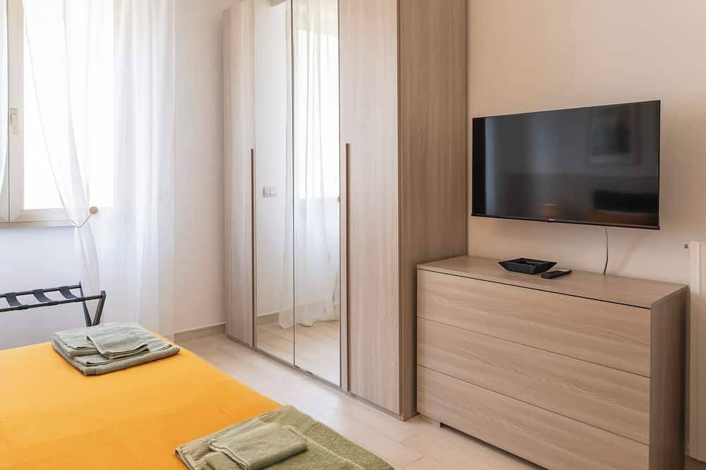 Entire apartment, 2 Bedroom Apartment in Scandicci in Scandicci, Florence Province