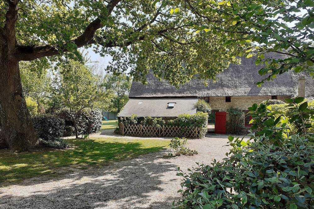 Charmante chaumière (maison en pierre et toit de chaume) entre terre et mer. in Herbignac, Région de Saint-Nazaire