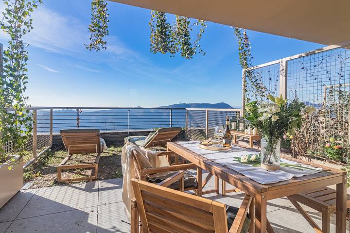 Holiday rental for 2 people, with Balcony and Terrace as well as Garden and View in Como
