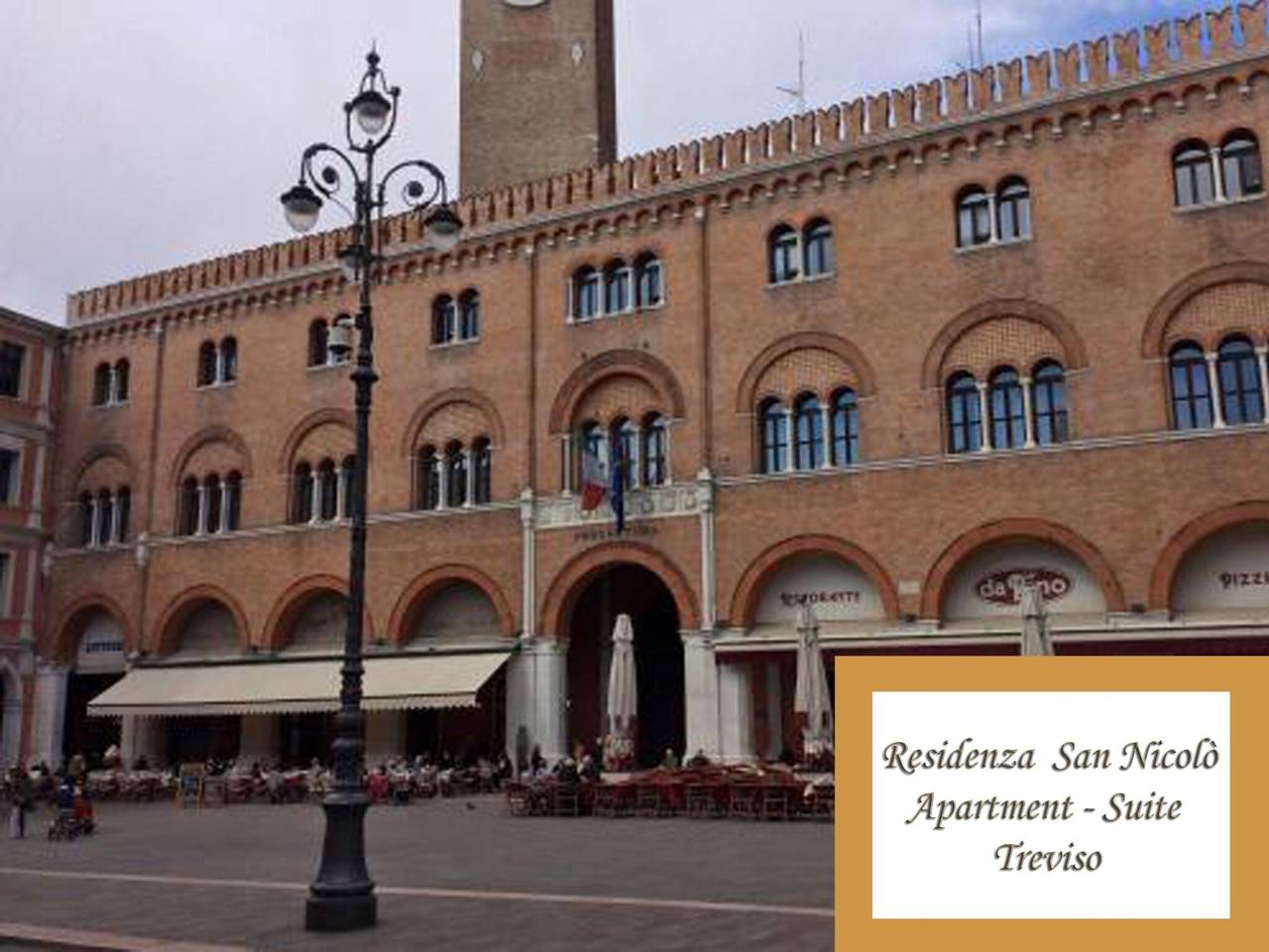 Apartamento inteiro, Apartamento 'Residenza San Nicolò Treviso' com terraço privado, Wi-Fi e ar condicionado in Treviso, Treviso (província)