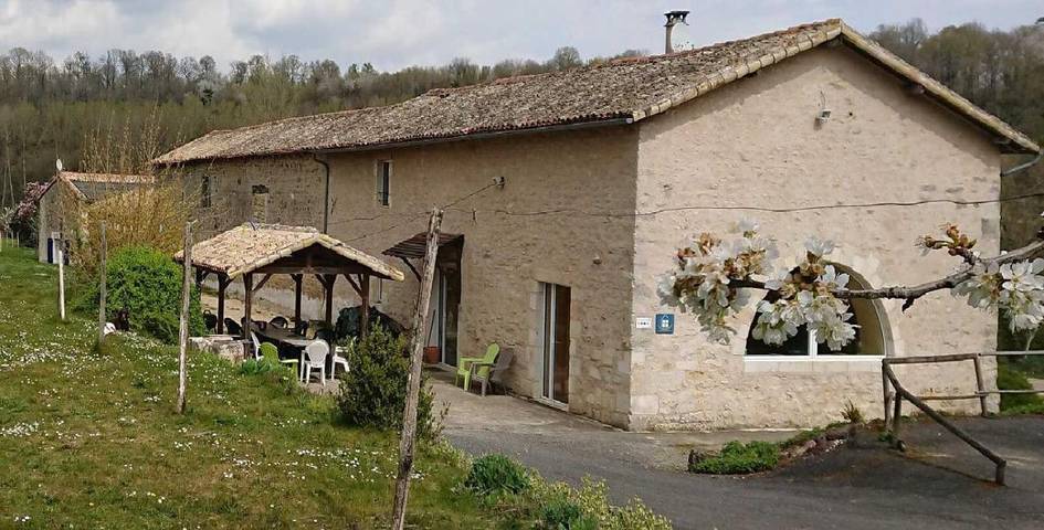 Location de vacances pour 12 personnes, avec Terrasse et Jardin à Champagné-Saint-Hilaire