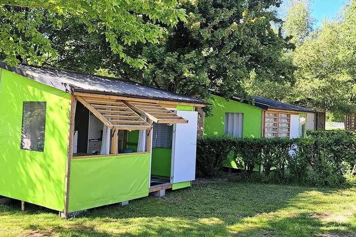 Mobil home pour 4 personnes à Saint-Symphorien-de-Thénières