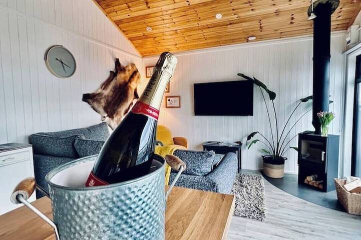 Brent lodge - luxury hill top living by the water in Strangford Lough
