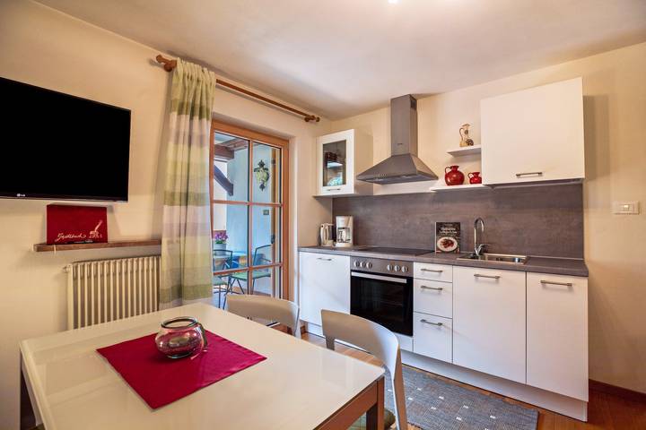 Entire apartment, Apartment "Gabrielli Marie" with Mountain View, Wi-Fi, Terrace & Garden in Trodena nel Parco Naturale, South Tyrol