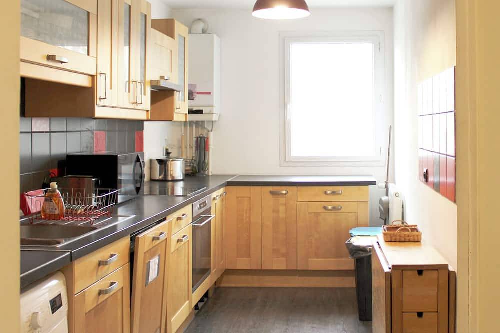 Apartamento entero, Spacious 69 m² nest with balcony. in Aubervilliers, Sena-Saint Denis