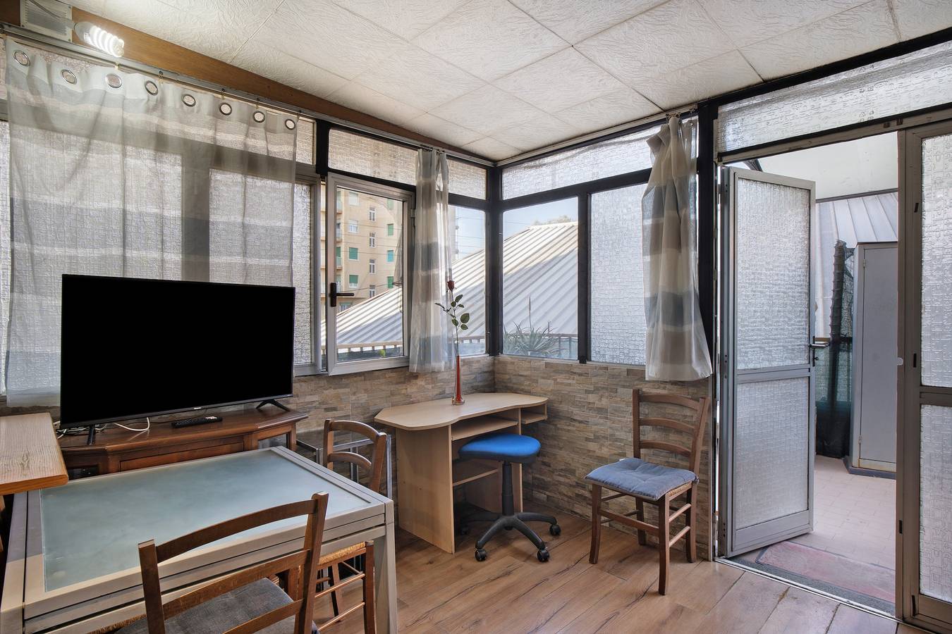 Ganze Wohnung, Apartment 'Casa Del Sole' mit Meerblick und privater Terrasse in Vallecrosia, Riviera di Ponente