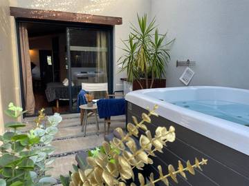 Gîte pour 2 personnes, avec terrasse et jacuzzi dans Arrest