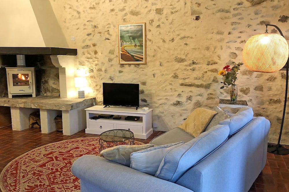 Appartement entier, Montcabirol is set in a  little piece of paradise within its very own hamlet in La Bastide-de-Bousignac, Ariège