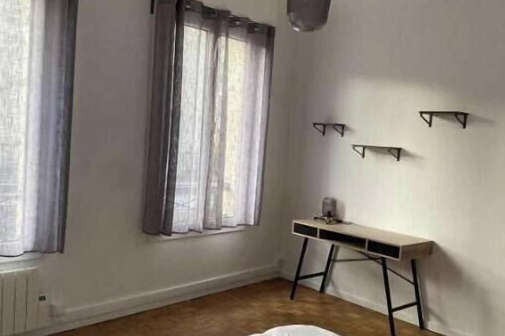 Appartement entier, Spacieux appartement T3 de 100 m2 design en plein centre-ville in Valenciennes, Région de Valenciennes