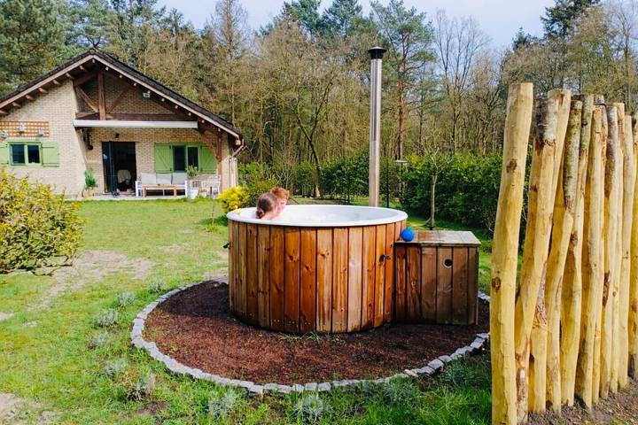 Location de vacances pour 5 personnes, avec sauna ainsi que vue et jardin, animaux acceptés à Lille (Belgique)