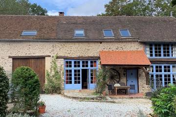 Agriturismo pour 12 personnes, avec jacuzzi et jardin à Dompierre-les-Églises