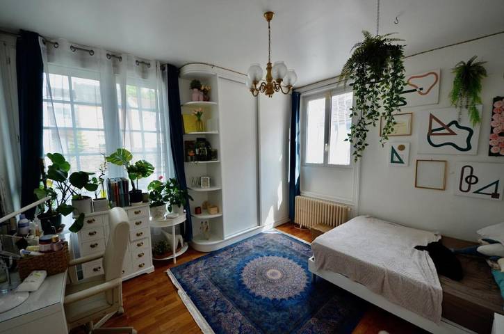 Location de vacances pour 9 personnes, avec Balcon ainsi que Terrasse et Vue à Chennevières-sur-Marne