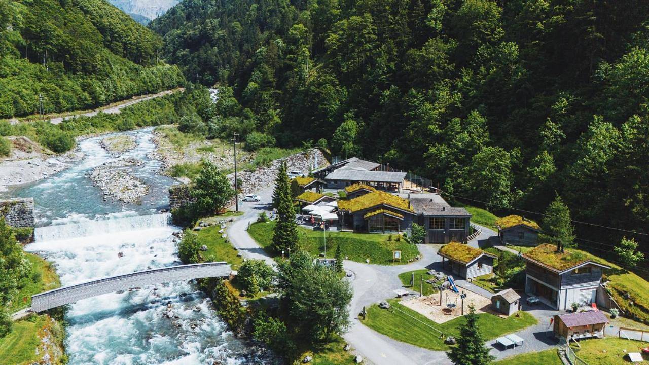 Hüttenhotel Husky Lodge in Muotathal, Schwyz