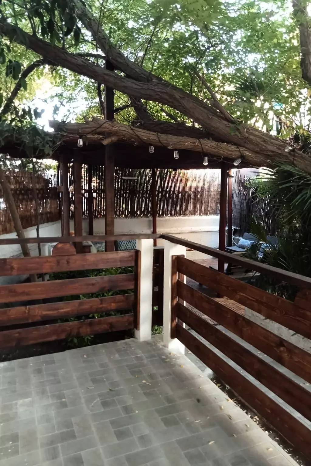 3 personas in Pozzuoli, Provincia de Nápoles