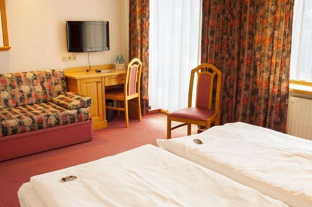 Chambre double \"Stadtblick\", douche ou baignoire, Wc - Elbhotel Bad Schandau in Bad Schandau, Massif gréseux de l'Elbe
