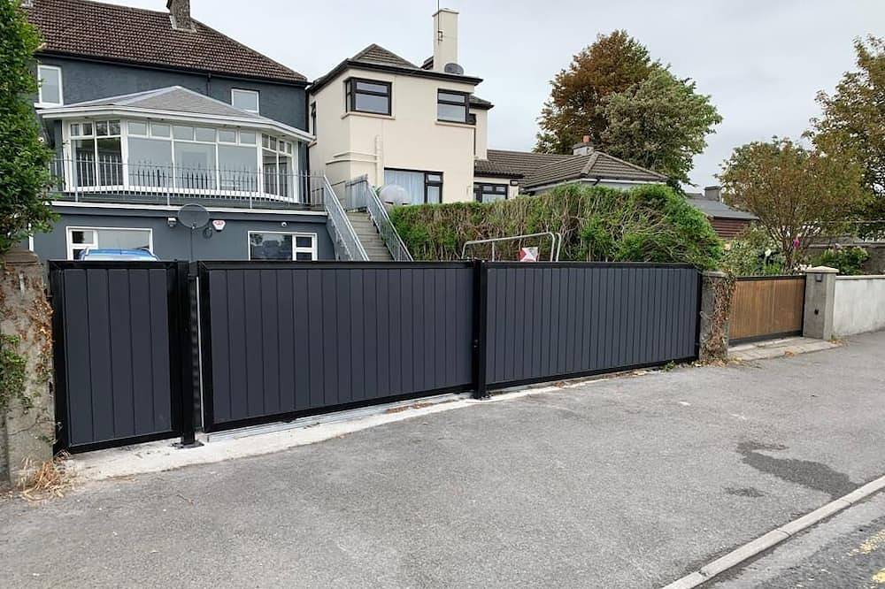 Bay View Holiday Home Galway City in Eyre Square, Galway