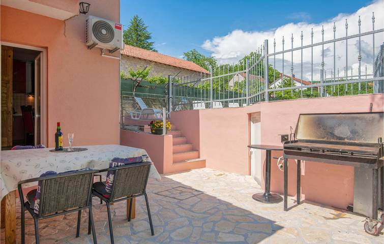 Modernes Apartment mit 2 Schlafzimmern, Pool und Terrasse in der Nähe von Imotski und dem Modro Jezero in Imotski, Makarska Riviera