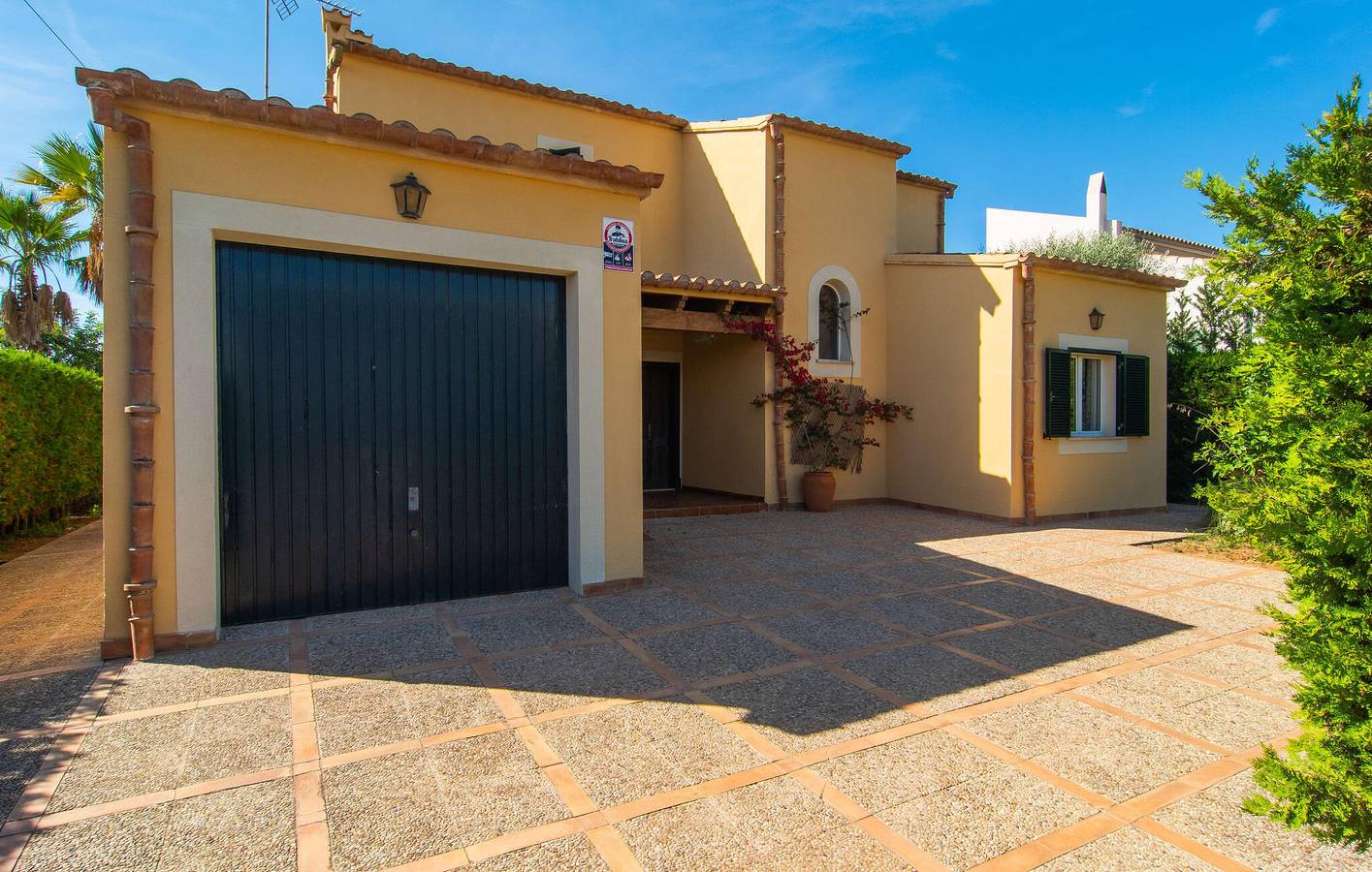 Retiro junto al mar con piscina y terraza cerca de Sa Ràpita in Sa Ràpita, Campos