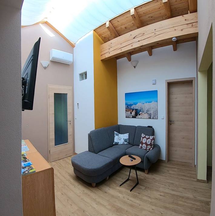 Ganze Wohnung, Ferienwohnung 'Exklusiv Hinterreiter' mit Bergblick, Wlan und Klimaanlage in Ainring, Rupertiwinkel