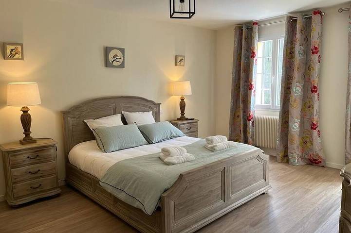 Location de vacances pour 13 personnes, avec jardin à Parigné-l'Évêque - 4