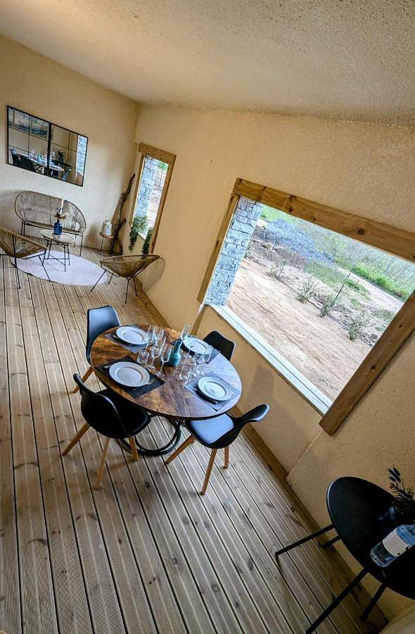 Appartement de vacances pour 5 personnes, avec vue ainsi que terrasse et piscine