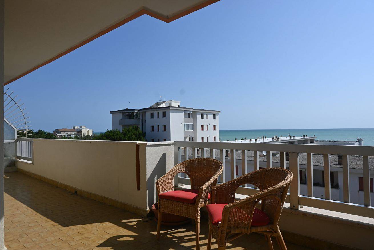 Appartamento intero, P069 - Porto Recanati, comodo trilocale con vista mare in Porto Recanati, Costa Adriatica Marche