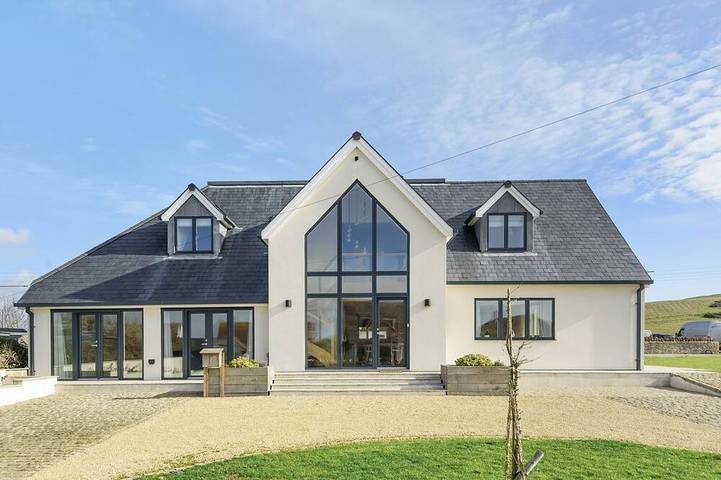 Cottage for 12 people, with garden in Burton Bradstock